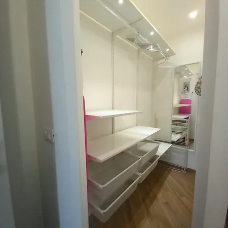 Casa Mare Vecchio بيت للعطل أفولا